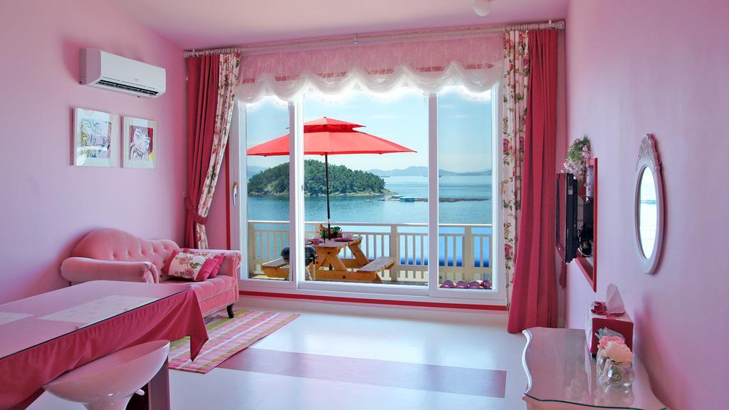 Blue & White Pension نامهاي المظهر الخارجي الصورة