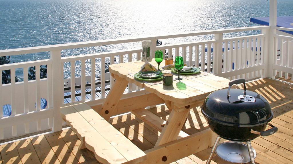 Blue & White Pension نامهاي المظهر الخارجي الصورة