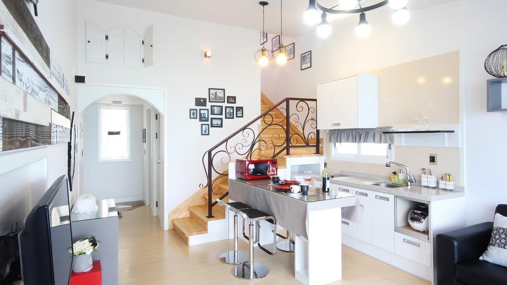 Blue & White Pension نامهاي المظهر الخارجي الصورة