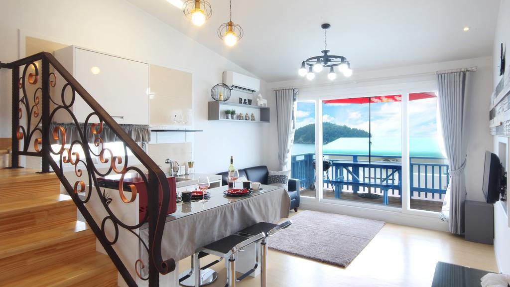 Blue & White Pension نامهاي المظهر الخارجي الصورة