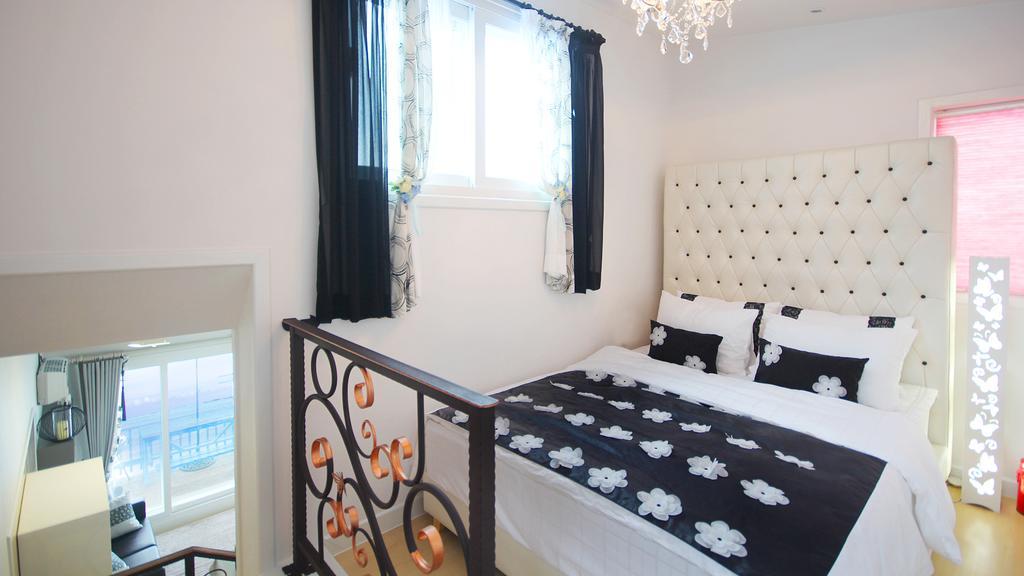 Blue & White Pension نامهاي المظهر الخارجي الصورة