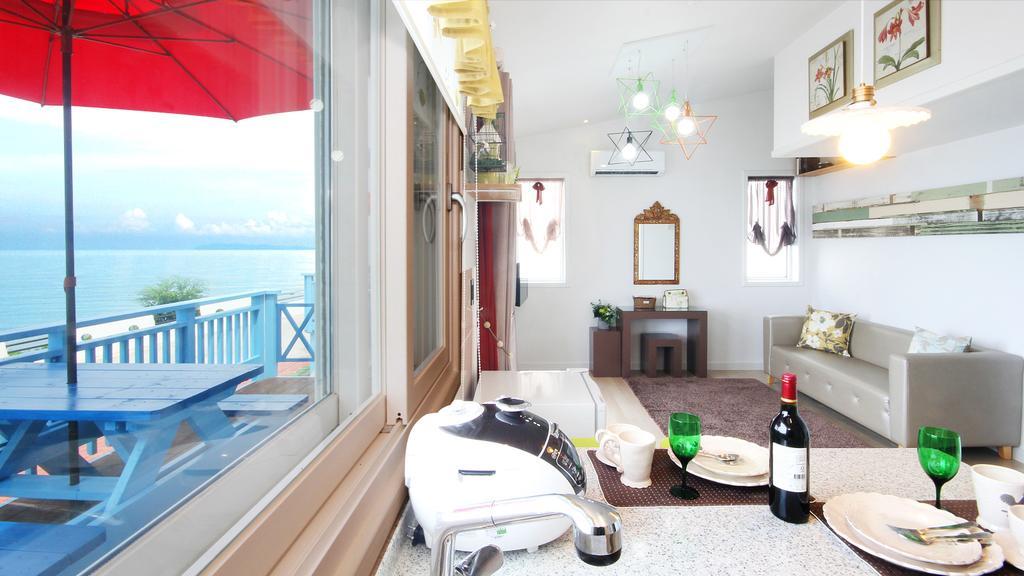 Blue & White Pension نامهاي المظهر الخارجي الصورة