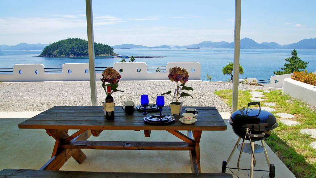 Blue & White Pension نامهاي المظهر الخارجي الصورة