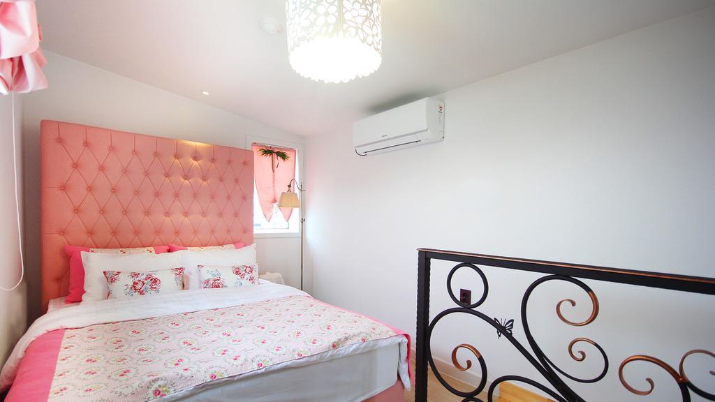 Blue & White Pension نامهاي المظهر الخارجي الصورة