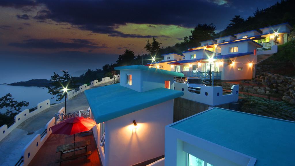 Blue & White Pension نامهاي المظهر الخارجي الصورة