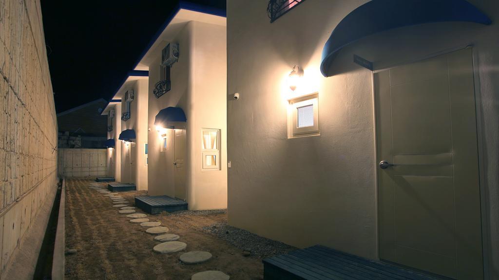 Blue & White Pension نامهاي المظهر الخارجي الصورة