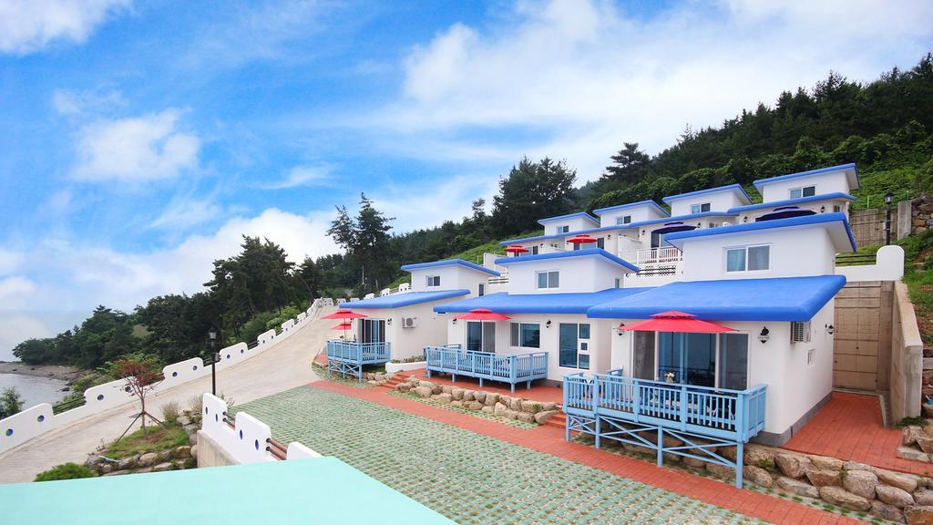 Blue & White Pension نامهاي المظهر الخارجي الصورة