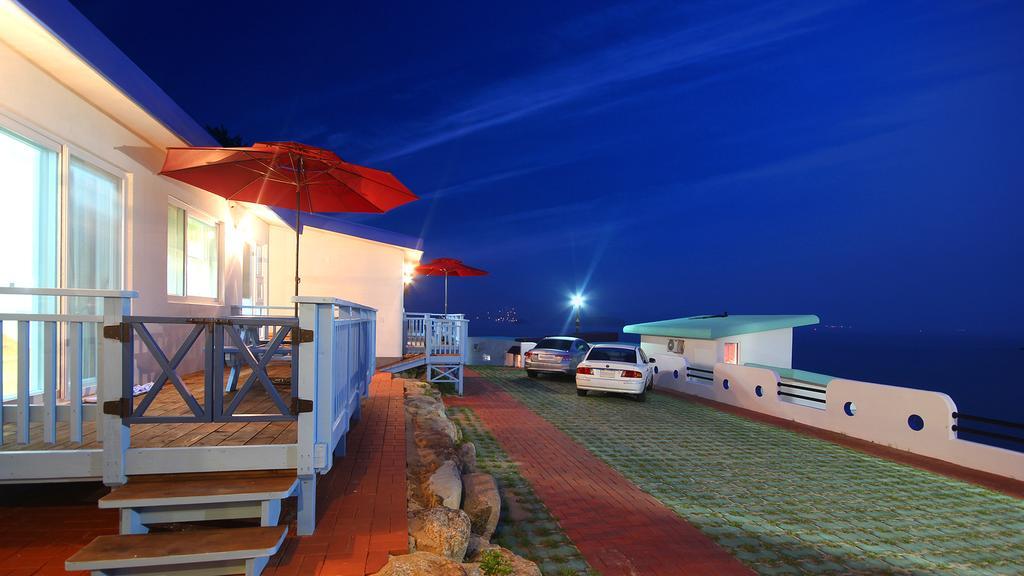 Blue & White Pension نامهاي المظهر الخارجي الصورة