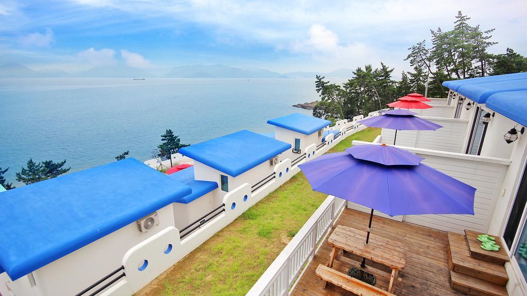 Blue & White Pension نامهاي المظهر الخارجي الصورة