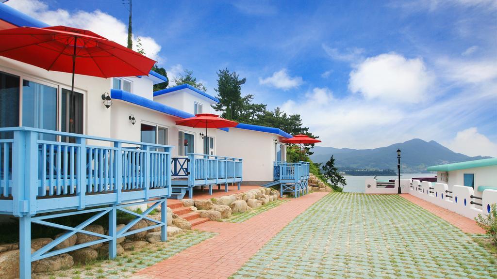 Blue & White Pension نامهاي المظهر الخارجي الصورة